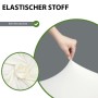 Hand dehnt beige, elastische Stehtischhusse aus Polyestergewebe. Zeigt Stretch-Funktion und faltenfreien Sitz.