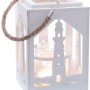 Weißes Windlicht Prisme 22x16x16 cm mit Glas und Jutekordel, Leuchtturm-Motiv.