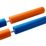 Zwei Schaumstoff-Wasserkanonen Pocket Liquidator in Blau und Orange. Spielzeug für Wasserspaß.