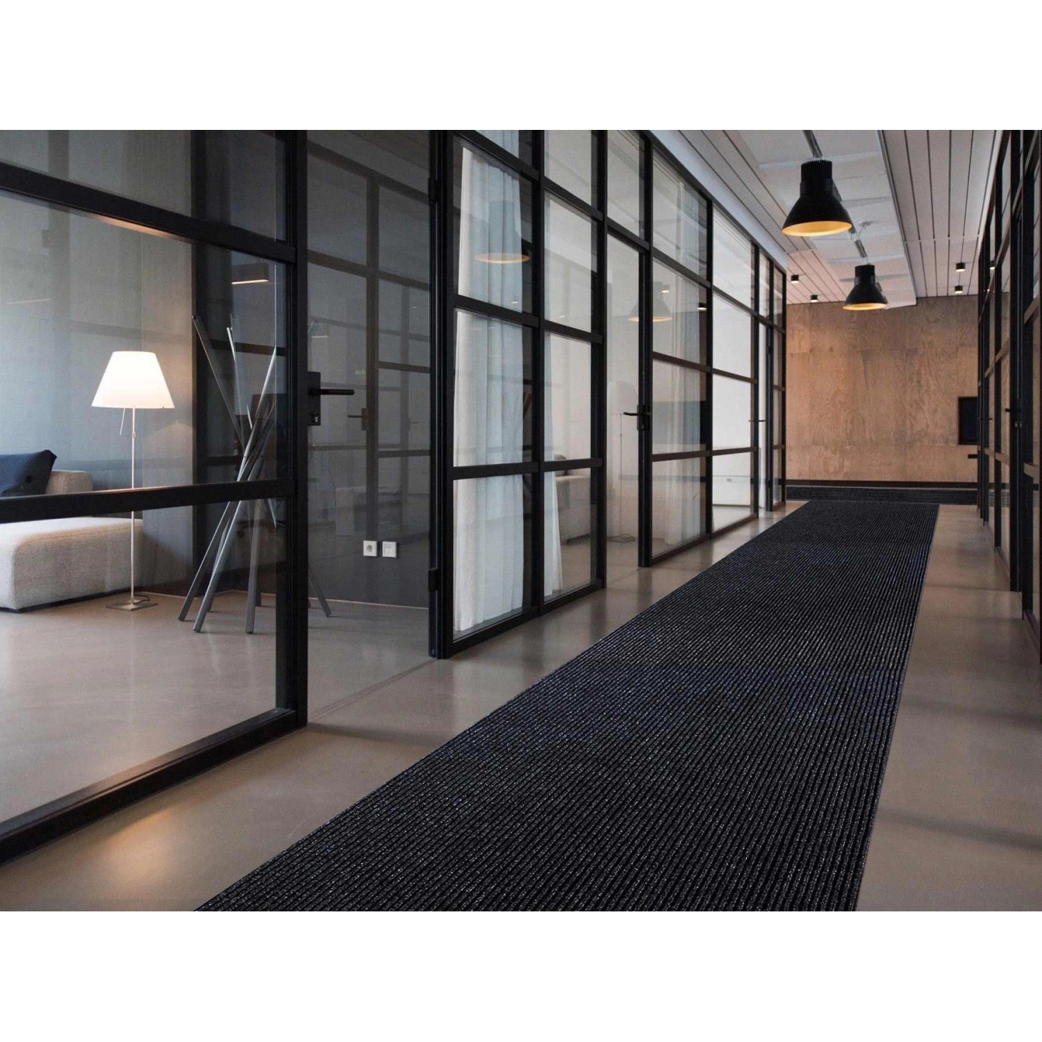 Anthrazitfarbener Primaflor Sauberlauf Magnum Teppichläufer im Flur, 100x300 cm.