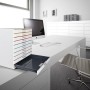 Durable Schubladenbox A4 Varicolor Mix mit 10 Fächern auf Schreibtisch im Büro.
