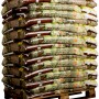 Palette OBI Pinienrinde fein, 51 Säcke à 45 l, zur Bodenverbesserung und Unkrauthemmung.