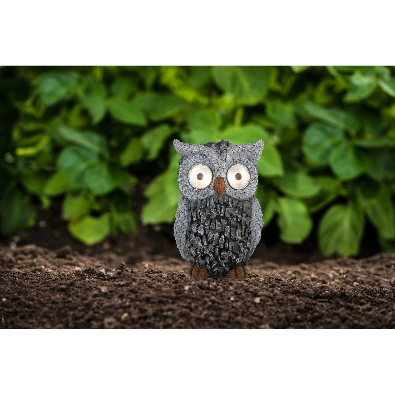Graue Globo LED Solar Eule aus Kunststoff als Deko für den Garten.