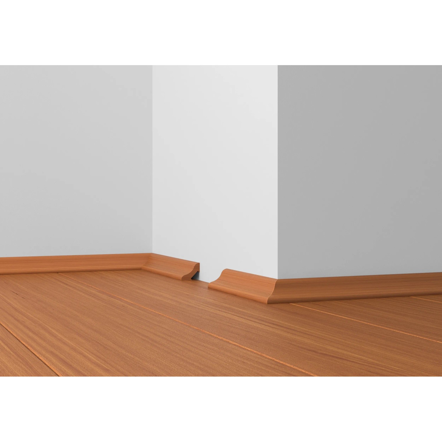 Weiße Hohlkehlleiste aus Kunststoff (22x22 mm) schließt Boden an Wand ab.