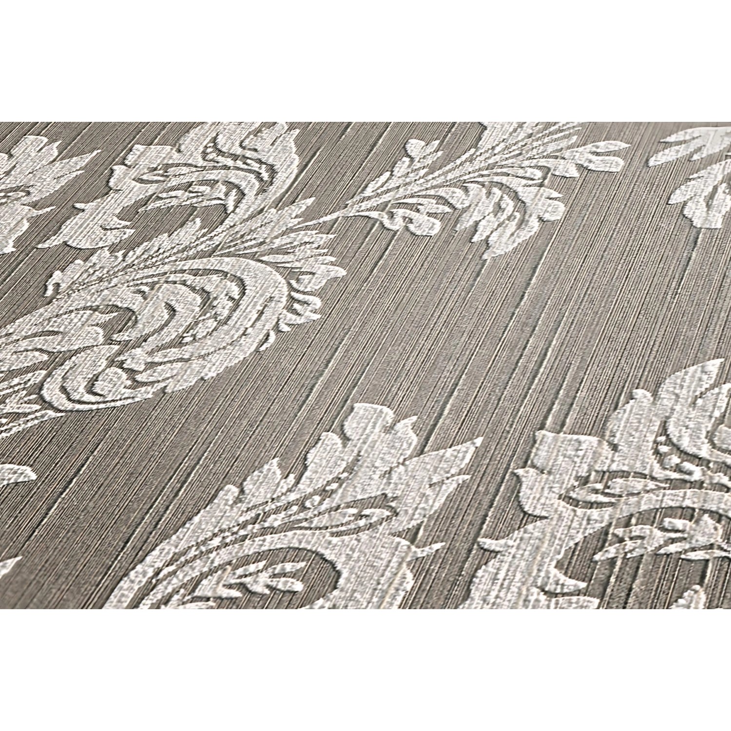 Grau-beige Textiltapete mit Barockmuster von PROFHOME, matte Optik.