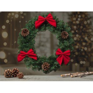 Dekorierter Weihnachtskranz (Ø 45cm) mit roten Schleifen und Tannenzapfen für den Innenbereich.