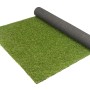 Aufgerollter, grüner Primaflor Kunstrasen Amy, ideal für Balkon und Terrasse.