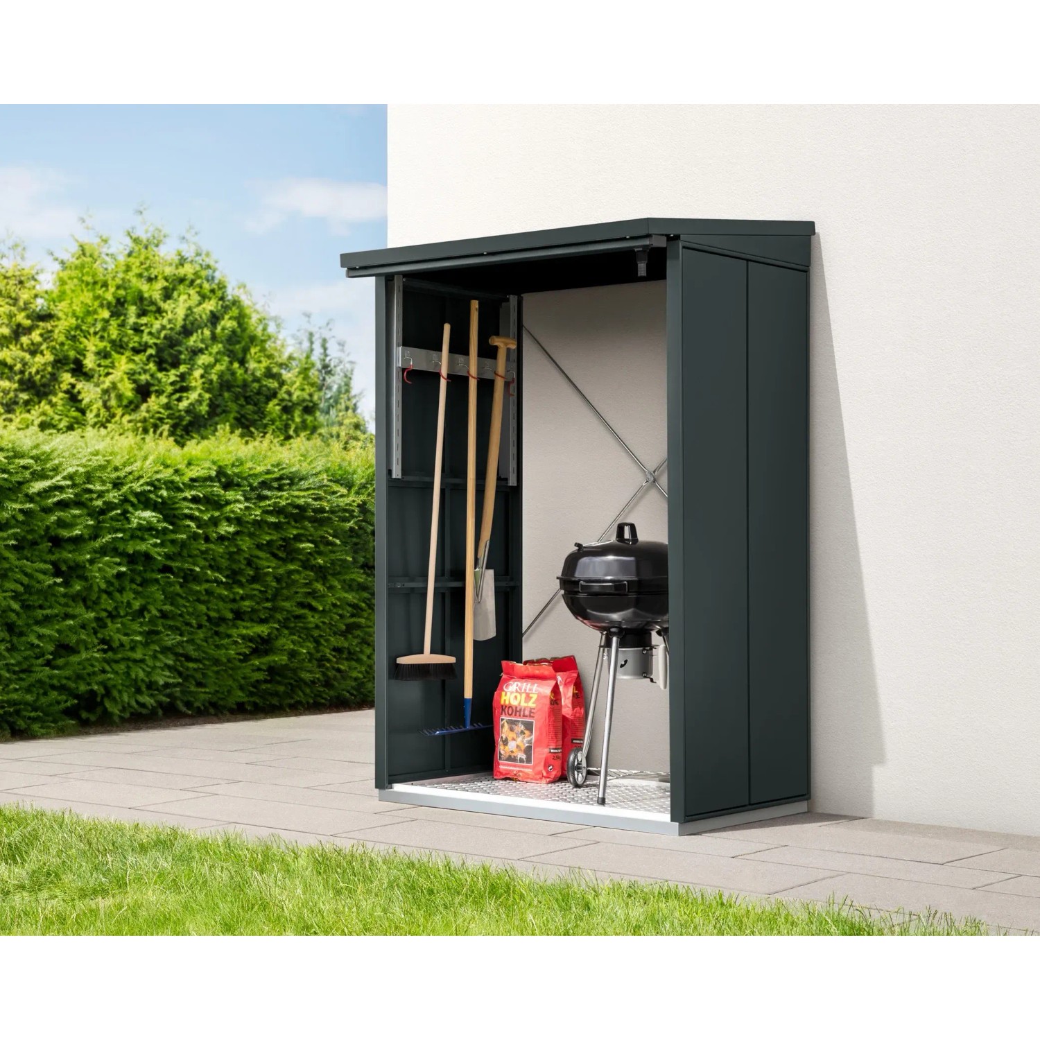 EcoStar Kaminholzregal Elegant-V aus Metall in Anthrazitgrau mit Grill und Werkzeug.