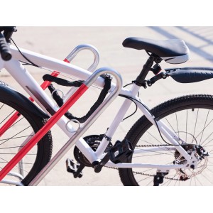 Schulte Fahrradparkständer für 2 E-Bikes, verzinkt, mit Fahrrädern im Einsatz.