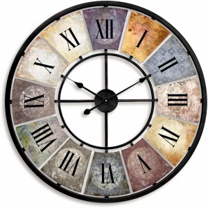 Große, bunte Wanduhr im Vintage-Stil mit römischen Ziffern und Metallrahmen, Durchmesser 77 cm.