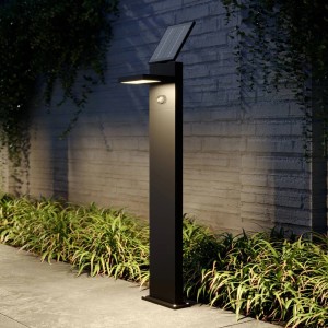 Moderne schwarze Lucande LED Solar-Wegeleuchte Silvan mit Bewegungsmelder und Solarpanel.
