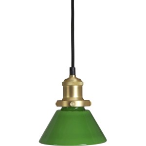 PR Home August Pendelleuchte: Grüne Lampe im skandinavischen Design mit Messingdetails.