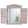 MCW Wandspiegel mit Fensterläden in Naturbraun. Holzspiegel mit geöffneten Fensterläden.