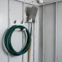 Biohort Gerätehalter 2er-Pack im Gerätehaus Neo mit Gartenschlauch und Spaten.