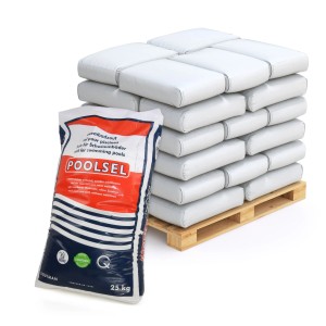 Palette mit Zoutman Poolsel Meersalz, 25kg Sack Poolsalz im Vordergrund.