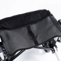 Detailaufnahme: Sitzfläche des schwarzen Ridder Rollator Premium mit Netz und Rückenlehne.