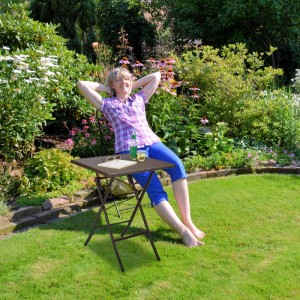 Relaxdays Gartentisch Rund Kunststoff Schwarz Klappbar 74 cm x 80 cm x 80 cm