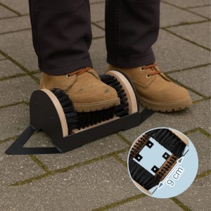 Schuhabstreifer aus Holz mit schwarzen Borsten zum Reinigen von Schuhen.