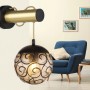 Moderne Wandlampe Fitz von Globo, schwarz-matt und goldfarben mit rauchfarbenem Schirm.