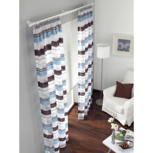 Gardinia Gardinenstange Chicago, 20 mm, Weiß, 120 cm mit gestreiften Vorhängen in Wohnraum.