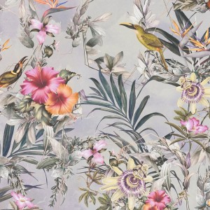 PROFHOME Vliestapete mit Blumen, Kolibris und Palmen in Grau, Rosa, Orange und Grün.
