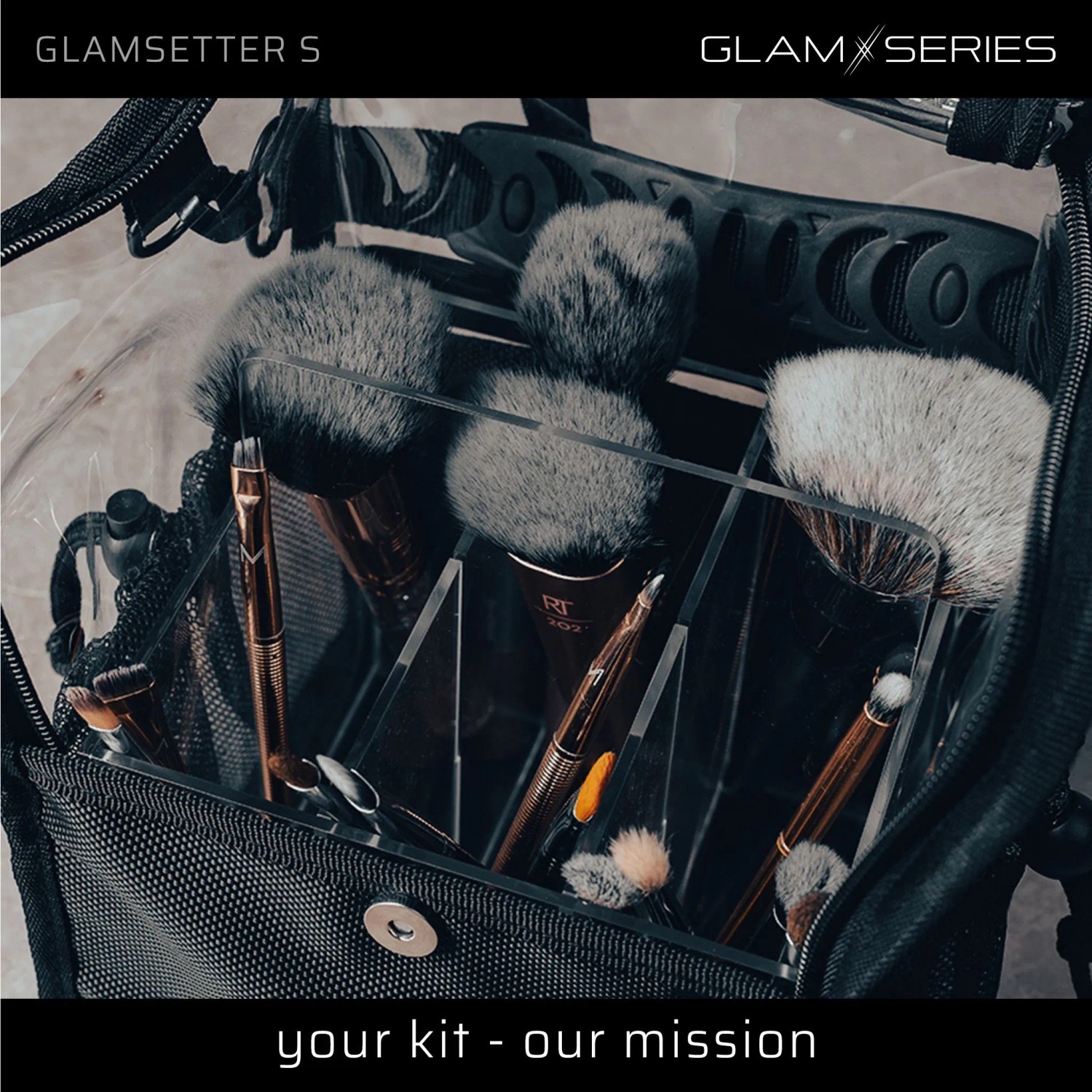 Glamseries Glamsetter S Kosmetiktasche, schwarz, transparent, mit Acryleinsatz für Make-up Pinsel. Perfekte Aufbewahrung & Ordnung.