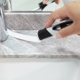 Hand reinigt Waschbecken mit Mehrzweckbürste (27,2 cm). Reinigungsgerät für Bad und Küche.