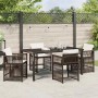 Braune 5-teilige Garten Essgruppe aus Poly Rattan mit Tisch und Stühlen.