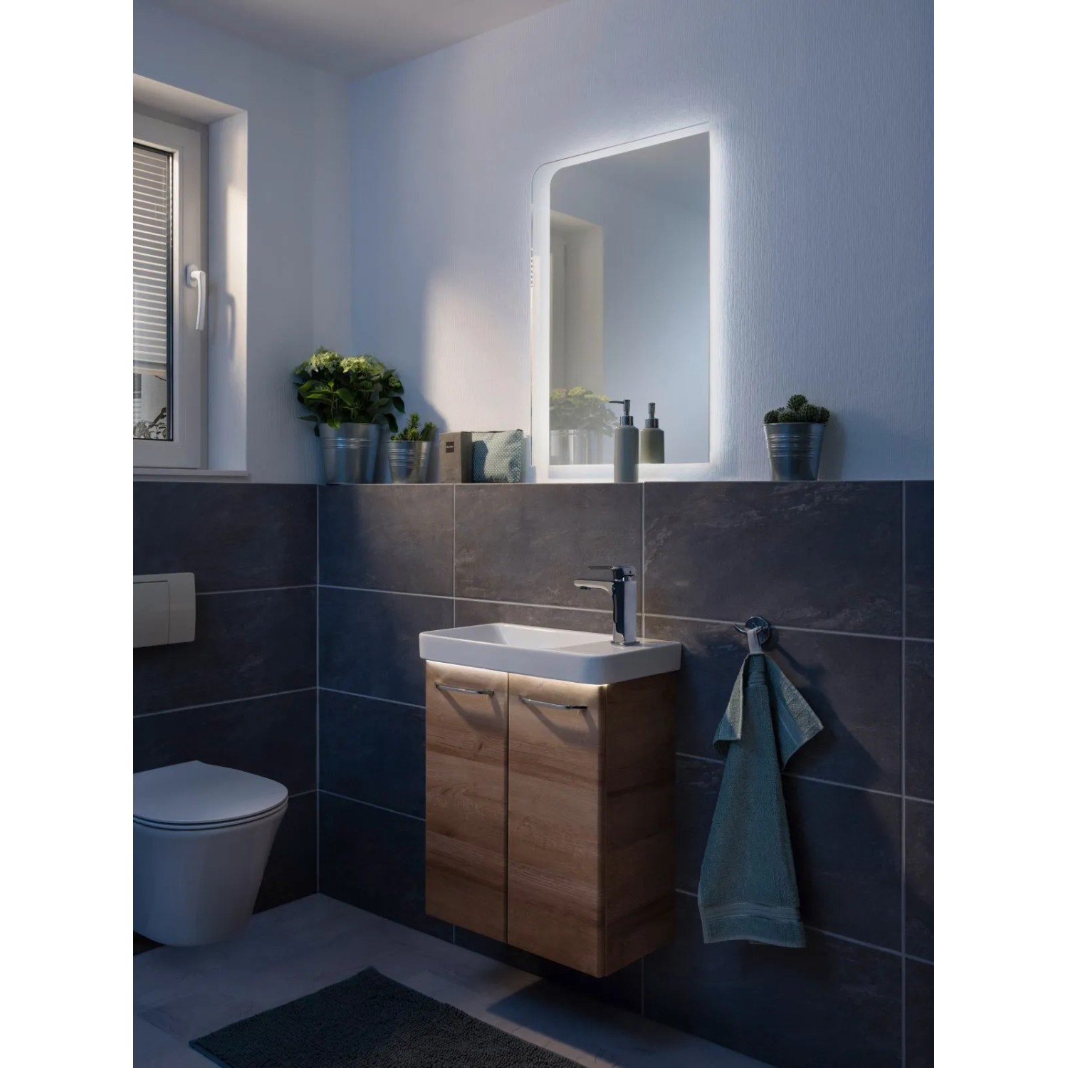 Fackelmann Milano Keramik-Waschbecken, 55 cm, Weiß, im modernen Gästebad mit Holzunterschrank.