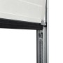 Detailansicht: Reinweißes IsoMatic Garagentor mit Antrieb, Sektionaltor mit Federmechanismus.