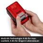 Einhell 18V 5-8Ah Multi-Ah PXC Plus Akku in Rot/Schwarz, Hände zeigen Ladezustand 5.8Ah an. Für Elektrowerkzeuge.