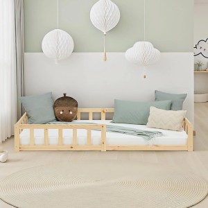 Naturfarbenes Kinder-Bodenbett 90x200 cm aus Kiefernholz mit Rausfallschutz, Lattenrost, Matratze.