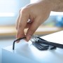 LUX Stiftschlüssel Satz, 8-teilig, mit Hand in Nutzung.