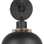 Moderne, mattschwarze Wandleuchte Punch mit goldfarbenem Akzent für Wohn- und Schlafbereich.