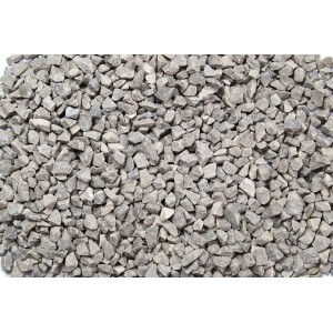 Nahaufnahme von Kalksteinsplitt Mausgrau, 8-12 mm Körnung, ideal für Garten- und Landschaftsbau.