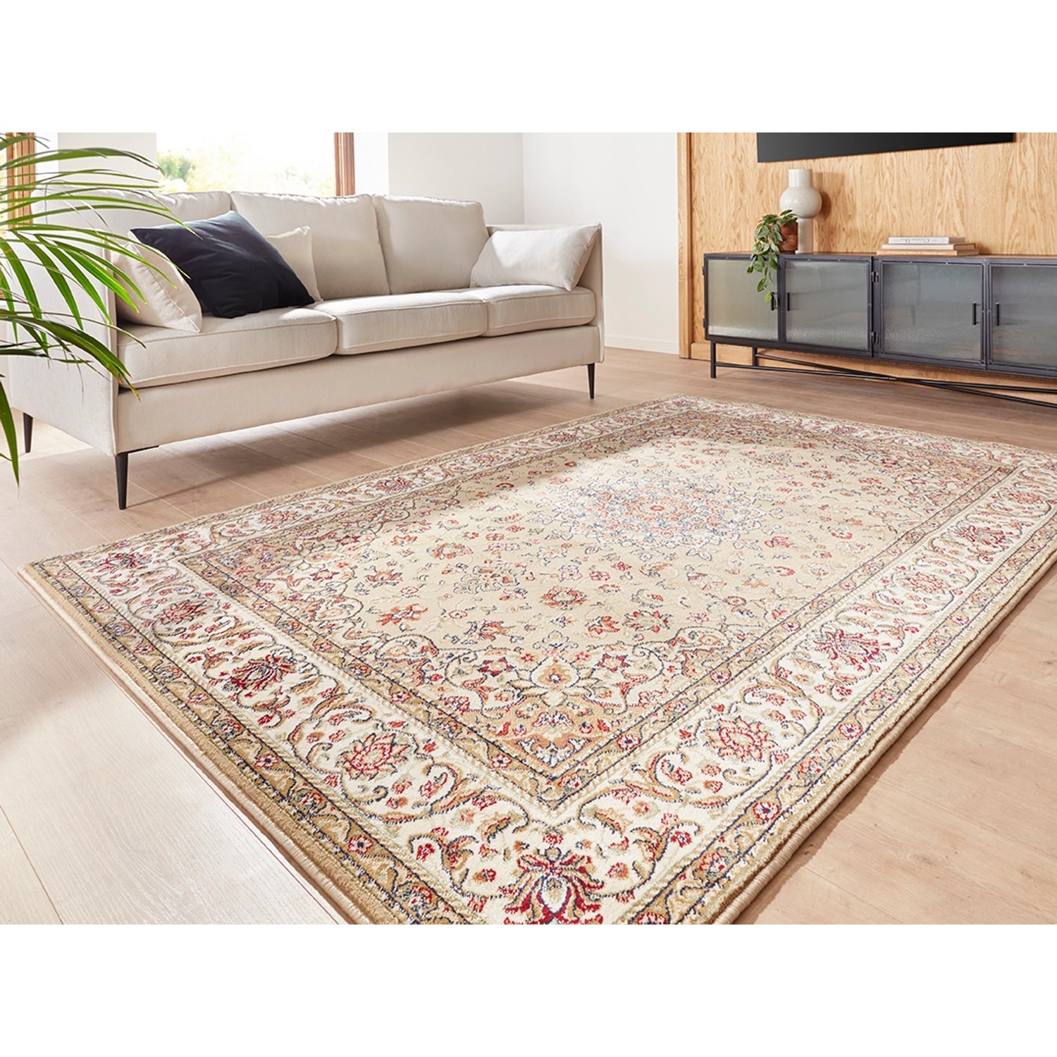 Klassischer Kurzflor Teppich Amina Medaillon, hellbeige, 120x170 cm. Dekorativer Teppich für Wohnräume.