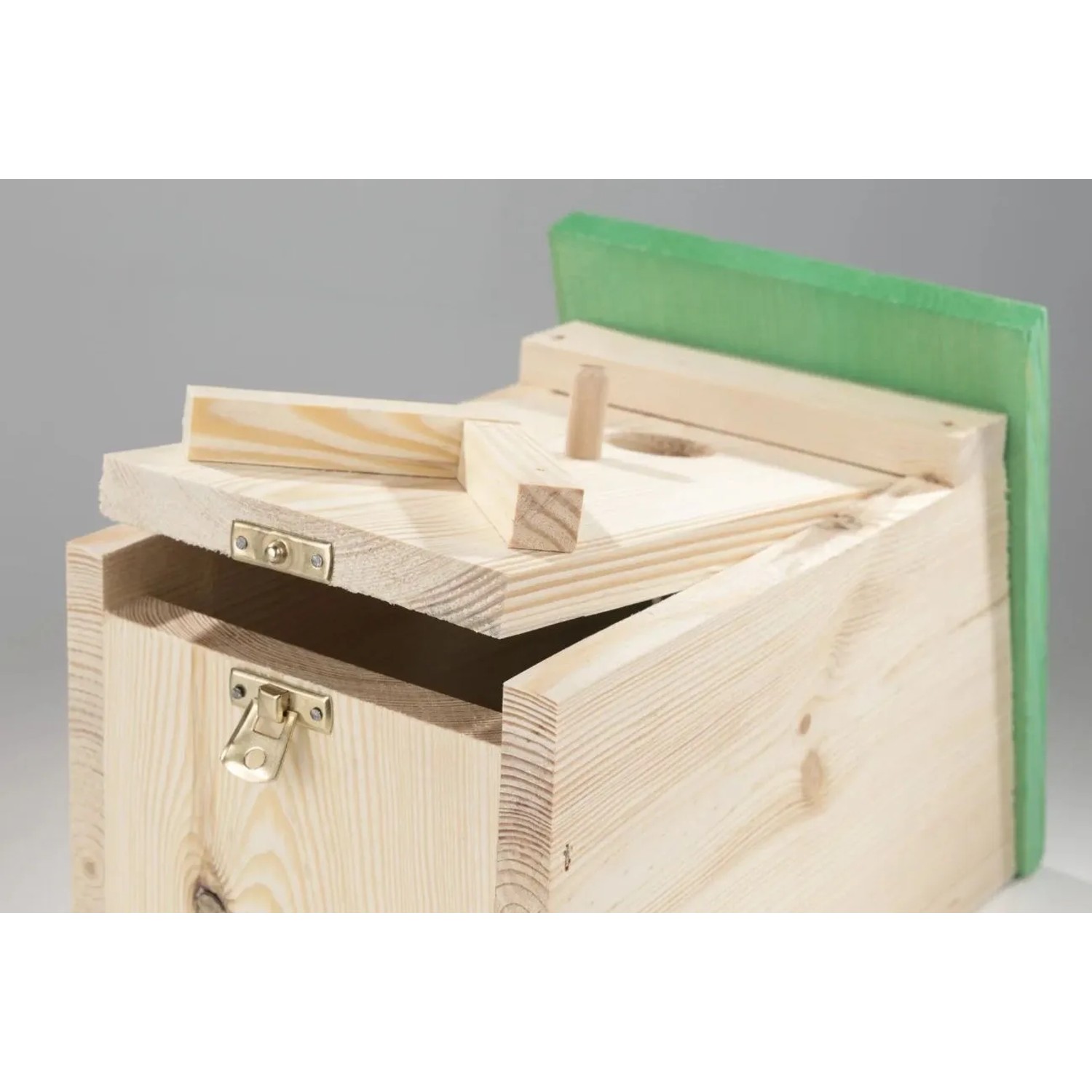 Westfalia Nistkasten Eifel für Meisen, Holz, beige mit grünem Dach.