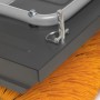 Detailaufnahme der Stiga Kehrmaschine SWS 800 G mit orangefarbener Bürste.