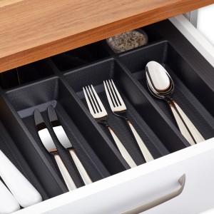 SOTECH Orga-Box VII Besteckeinsatz Schwarz mit Softtouch Oberfläche in Küchenschublade, ordnet Besteck.