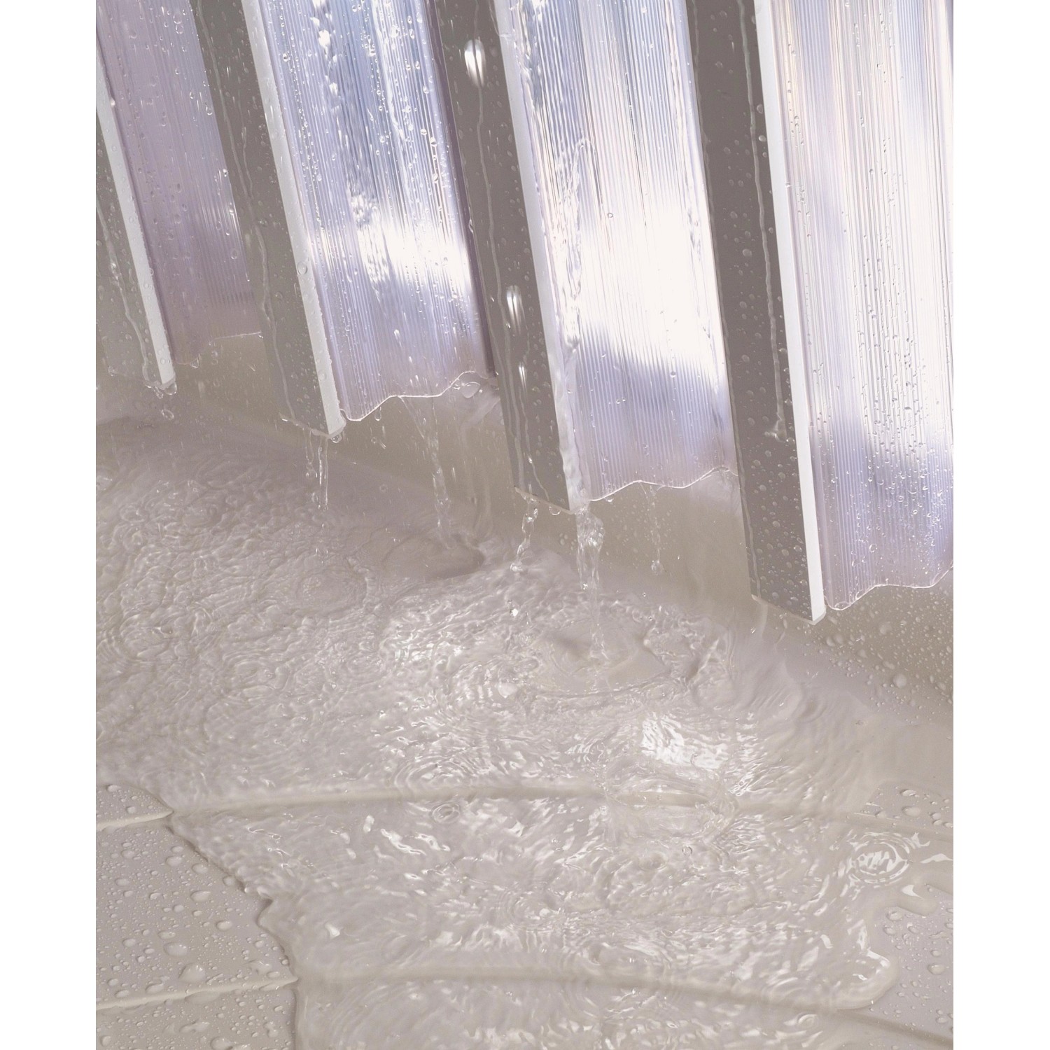 Forte faltbare Nischendusche Rimini, transparente Duschabtrennung mit Wasser.