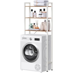 Weißes Badregal mit 3 hellen Holzablagen über einer Waschmaschine. Praktische Aufbewahrung für Bad & Wäsche.