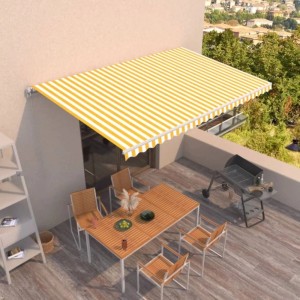 Manuell einziehbare Markise 500x300 cm in Gelb-Weiß gestreift, spendet Schatten auf Terrasse/Balkon.