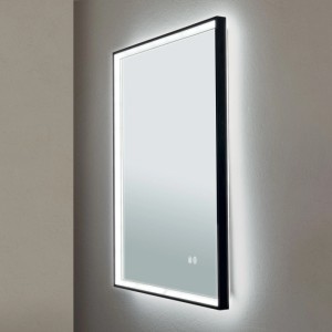 Rechteckiger Orion LED Spiegel 45x60cm mit schwarzem Rahmen, integrierter dimmbarer CCT Beleuchtung und Touch-Bedienung.