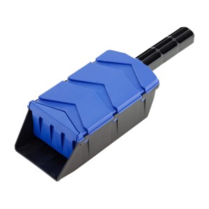 Handstreuer aus Kunststoff, blau und schwarz, für Winterstreumittel oder Saatgut.