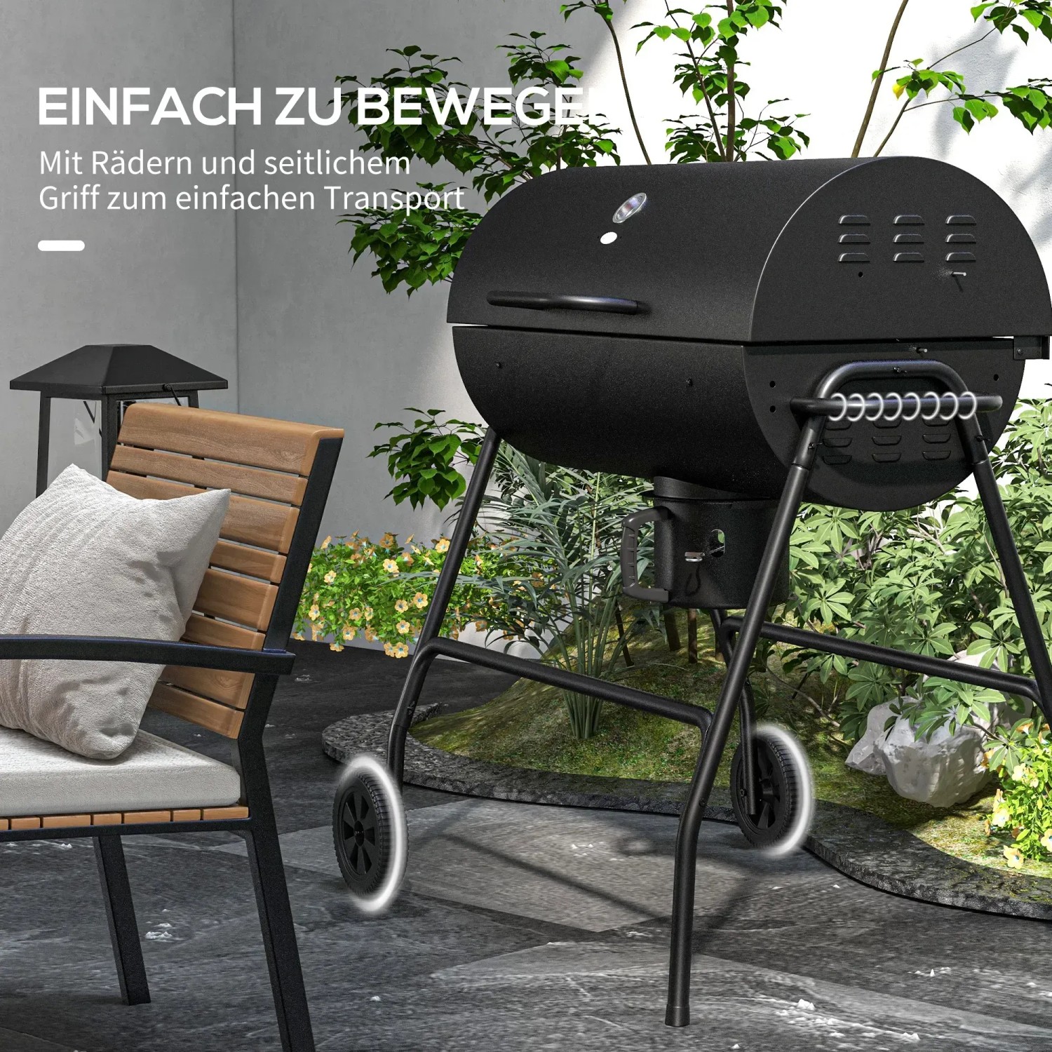 Schwarzer Outsunny Holzkohlegrill mit Deckel, Thermometer und Rädern im Garten.