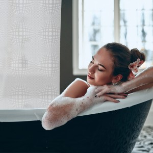 Relaxdays Duschrollo Kunststoff Aluminium Weiß Wasserabweisend Schnelltrocknend 120 cm x 240 cm