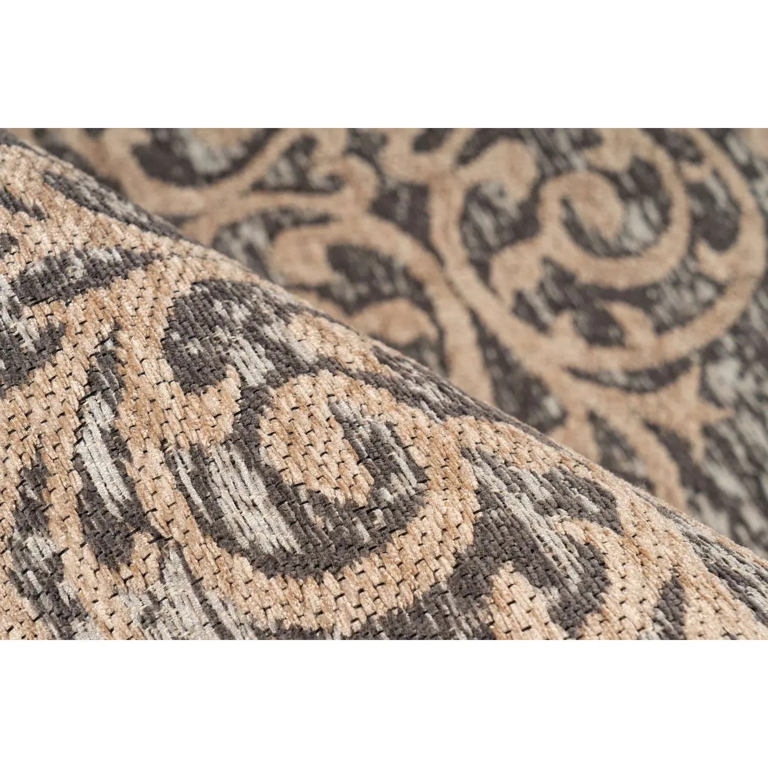 Beiger Kurzflor Teppich im Vintage-Look mit orientalischem Muster, 160x230 cm.