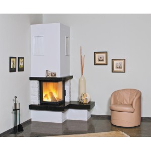 Hark Nebraska 1 Kaminofen, schwarz-weiß, 5 kW, mit brennendem Holz im Feuerraum.