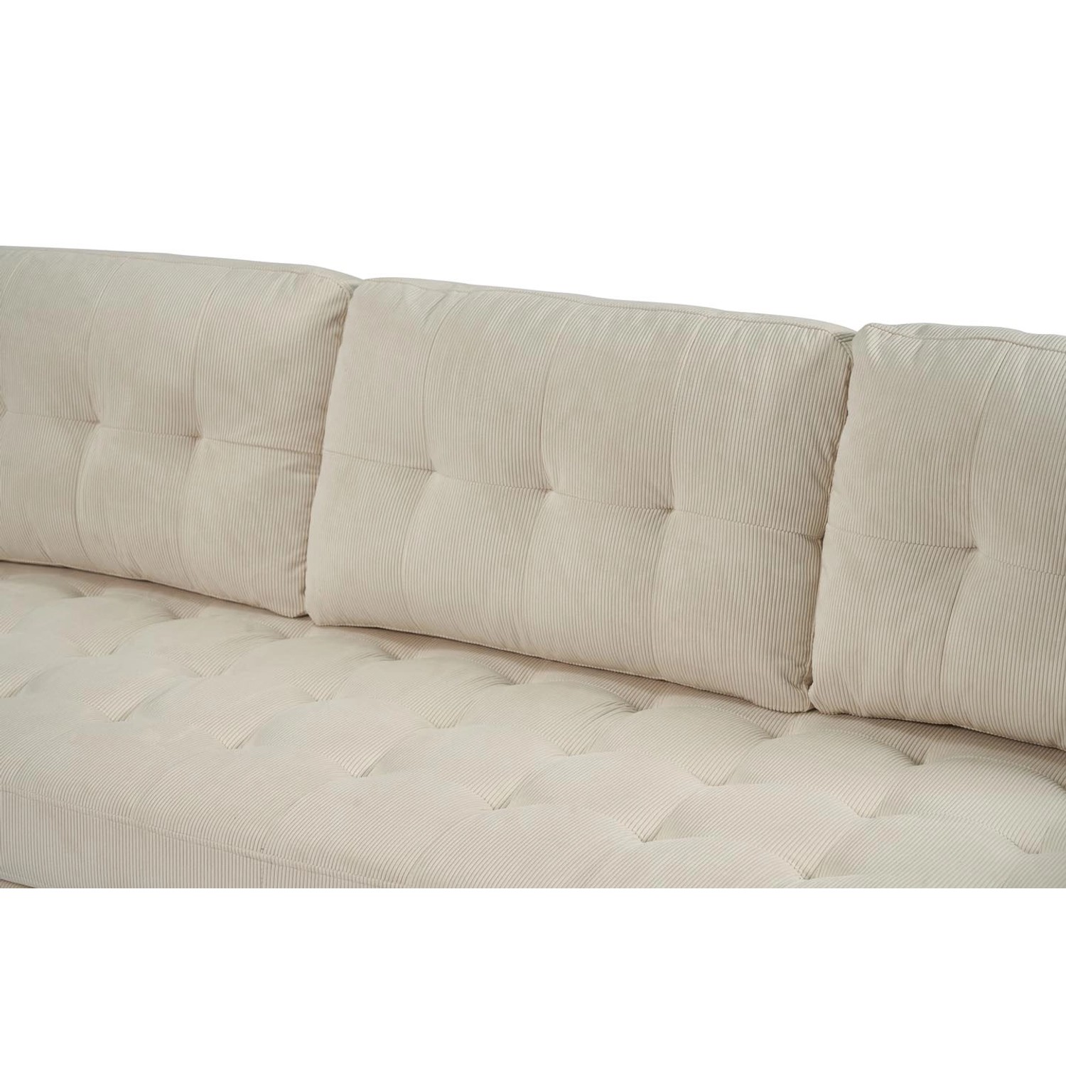Detailansicht: Sandfarbenes 3-Sitzer Sofa Marino aus Samt mit Knopfheftung.