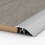 Silbernes Anpassprofil für Laminat/Parkett, Klick-System, 900 mm lang, zum Ausgleich von Höhenunterschieden.